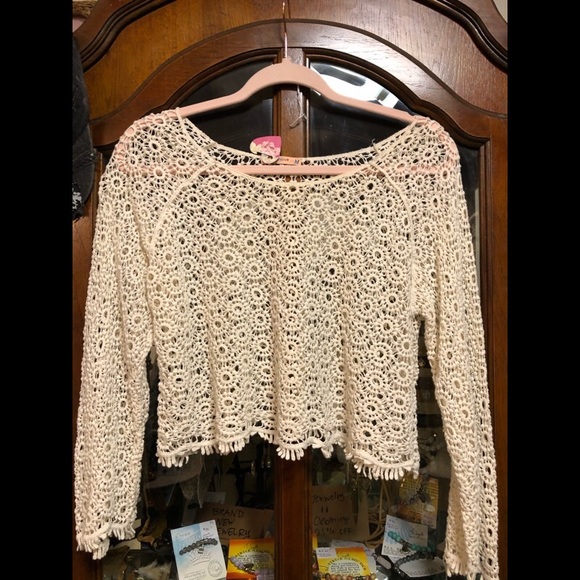 Tops - Lacey  Crop Shirt